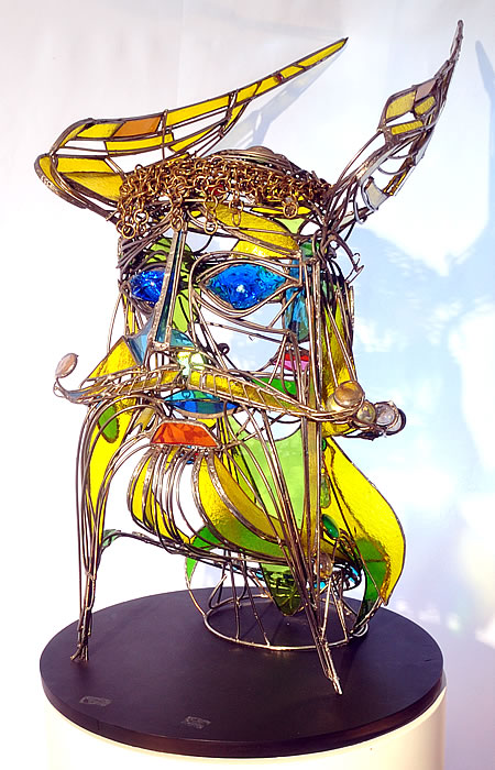 Manbiguity in Figure Heads